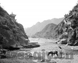 强睡邻居人妻中文字幕-探索人性的边界，强睡邻居人妻的复杂情感纠葛